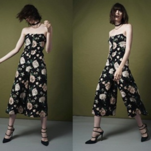 Club Monaco - Ankle Strap Pumps - Picture 2 of 8